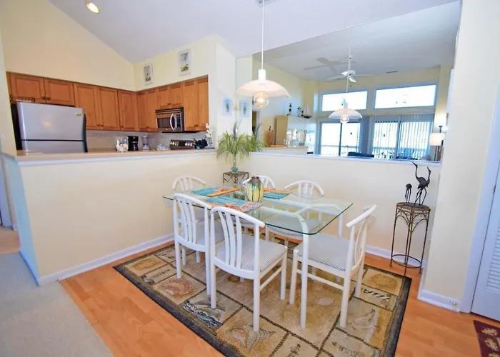 Seascape Heron Harbour Apartment *